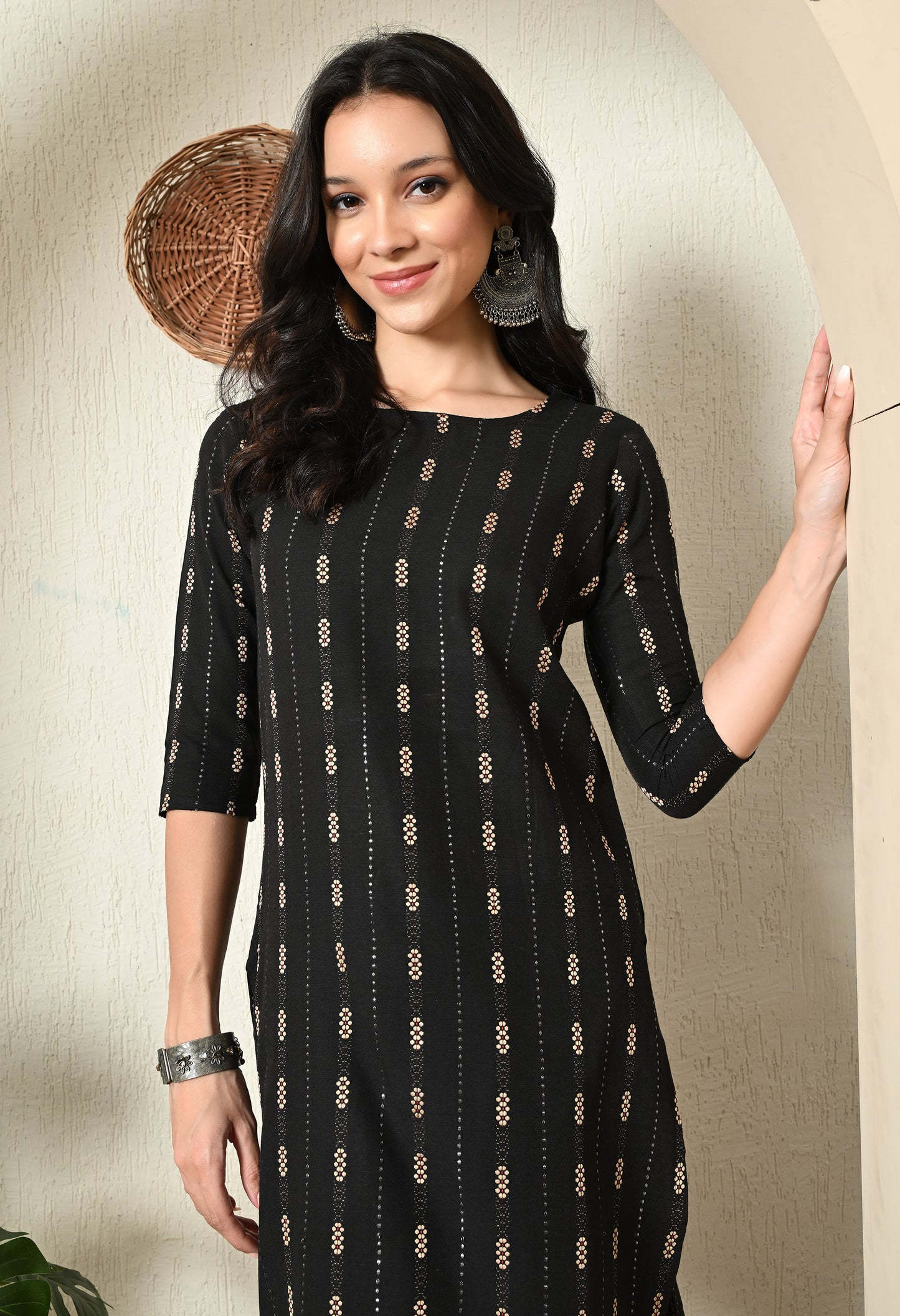 Elegant Black Vertical striped motifs with mini floral clusters Straight Kurti with Pant Set – Cotton Blend