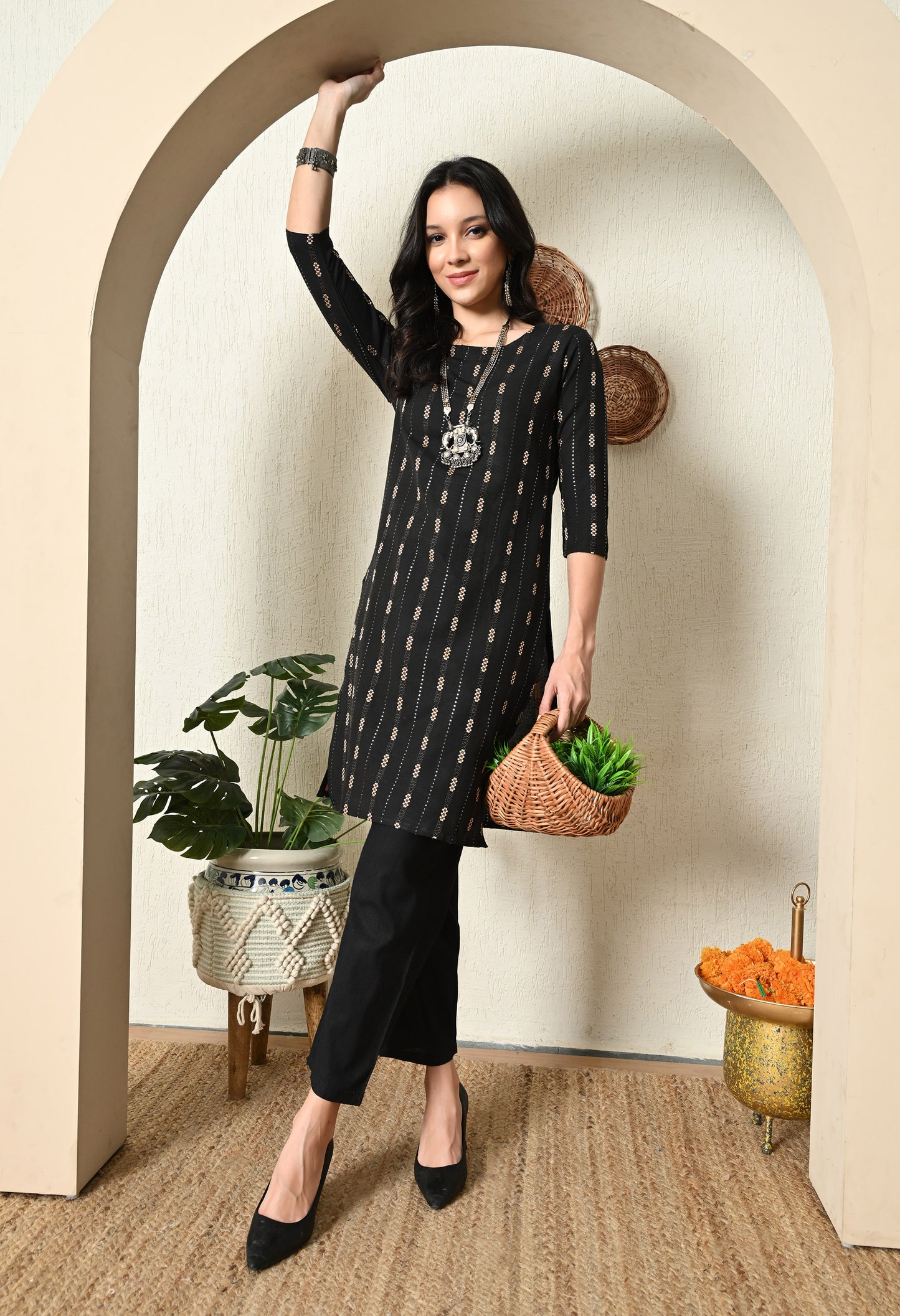 Elegant Black Vertical striped motifs with mini floral clusters Straight Kurti with Pant Set – Cotton Blend