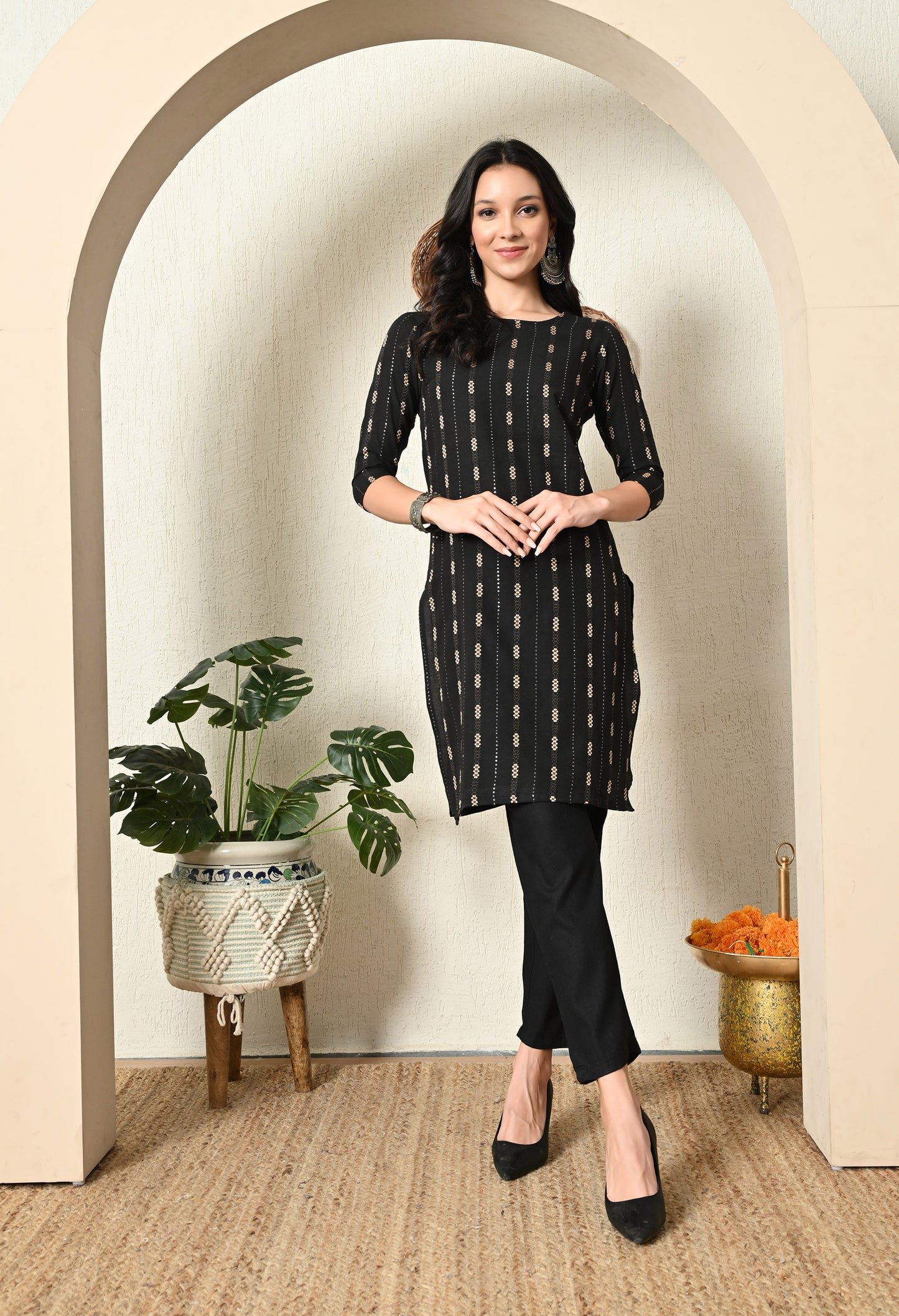 Elegant Black Vertical striped motifs with mini floral clusters Straight Kurti with Pant Set – Cotton Blend